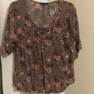 Floral print flowy blouse